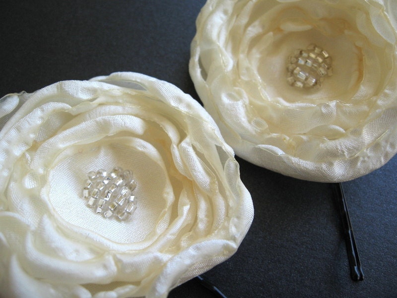 Cream Flower Hair Pins, Ivory Fabric Flower Bobby Pins, Crystal Beads, Bridal Hair Clips