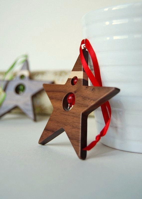 Holiday star - Thin maple stripe wood christmas ornament