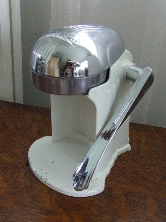 1940s WHITE Rival Juice O Mat large Metal by StilettoGirlVintage