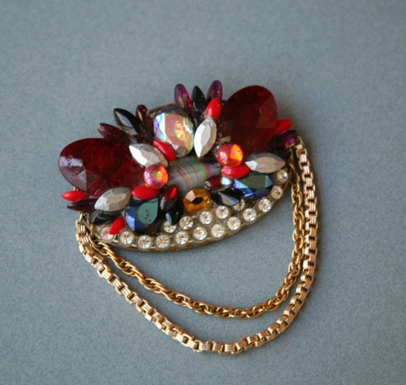 VINTAGE - Large Brooch Circa 1950's