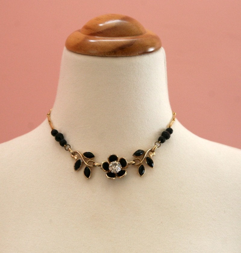 70's Black Flower Necklace