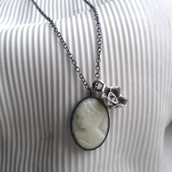 Ivory cream marble lady cameo silver rose necklace. Vintage glass, romance charm, antiqued chain pendant. Romantic, Valentine jewellery