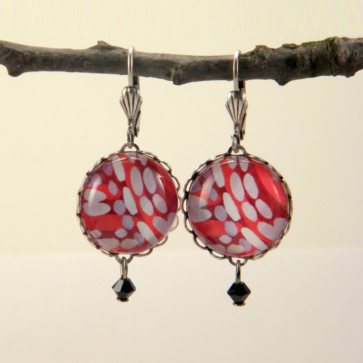 Raspberry Truffle Round Pewter Finish Earrings - GMER05