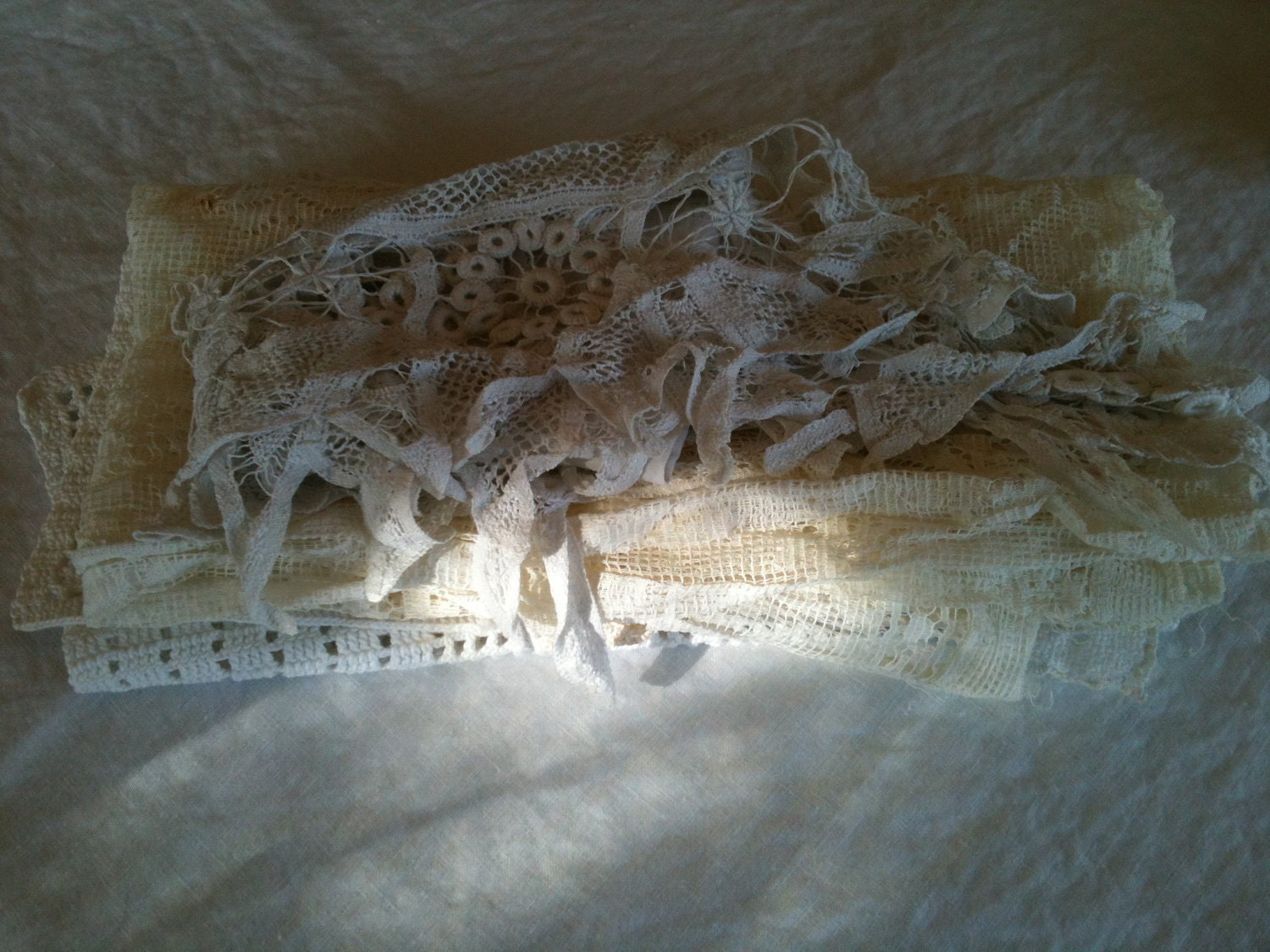 Bundle of scrappy LACEY LINENS Happiness - Vintage and Antique