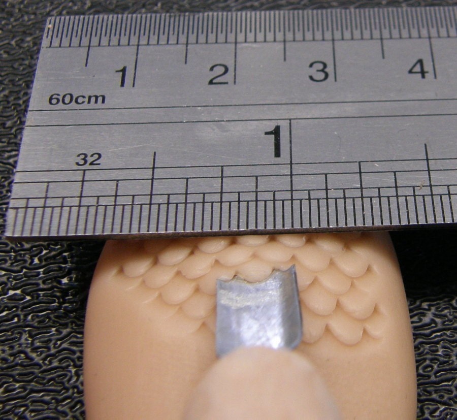 unique sculpting tool for creating scales FINE size 3 mm