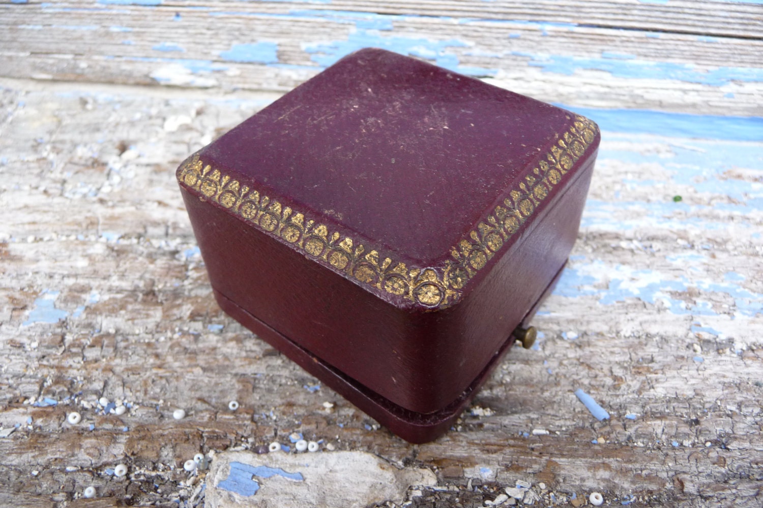 Antique 1920s/1930s French hinged cardboard ring box jewelry box