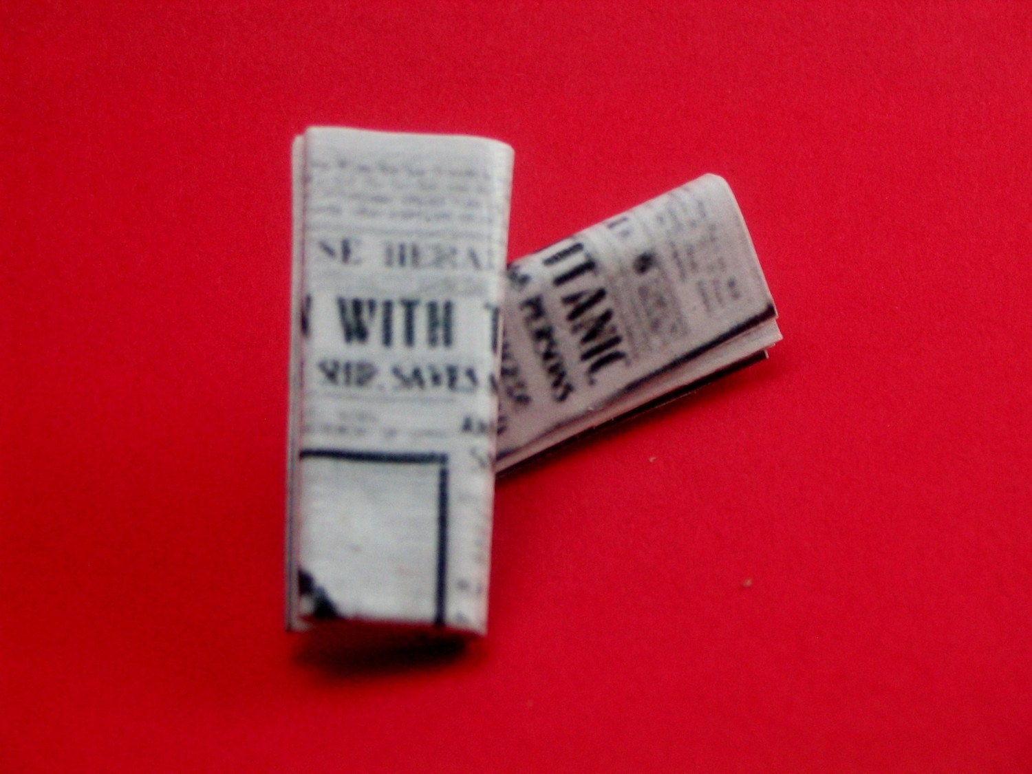 Newspaper Earrings Posts - Titanic Sinking