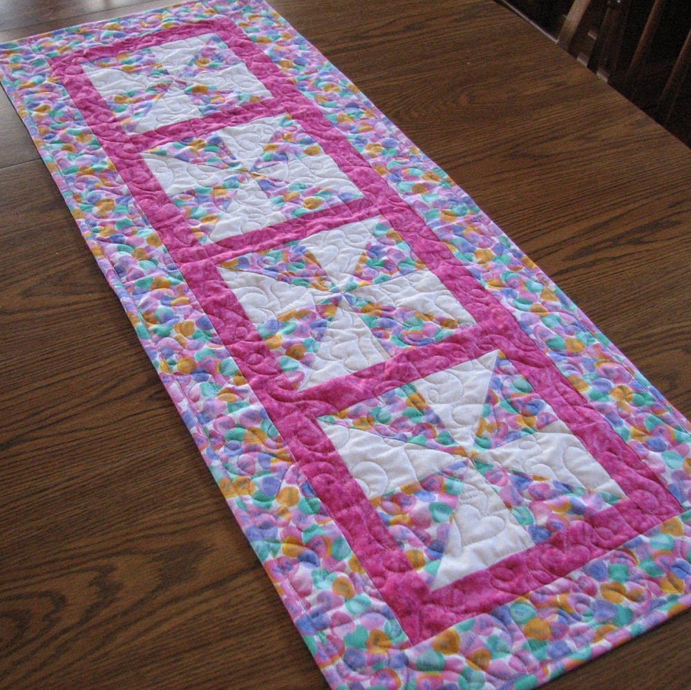 Conversation Heart Valentines Tablerunner