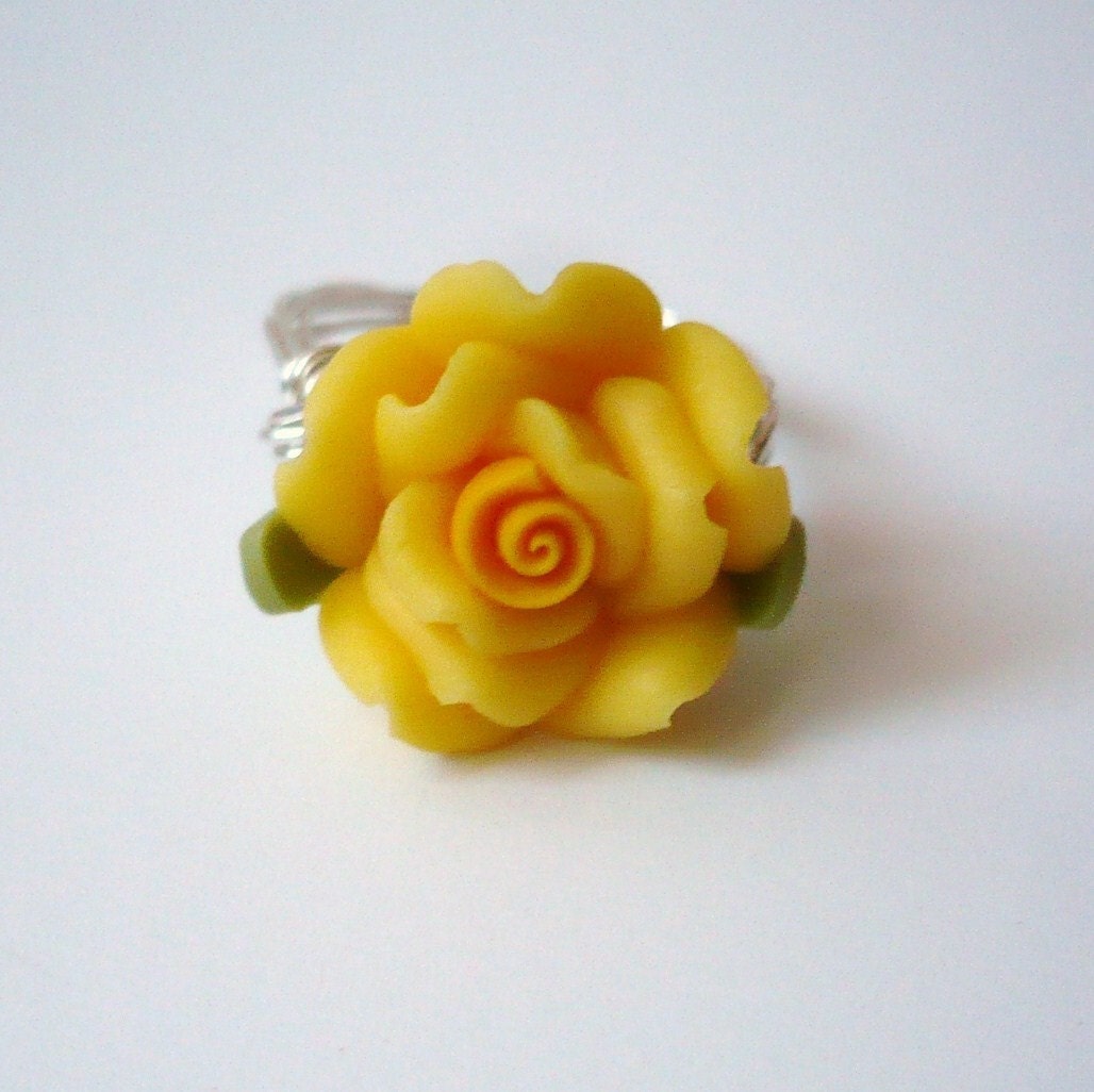 Yellow Rose Romantic Size 7