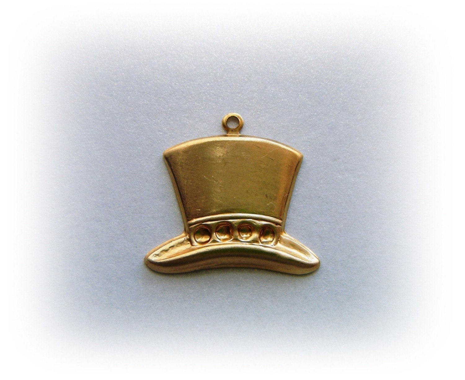 10 Pc Top Hat - Alice In Wonderland brass Charms and Findings (BD)