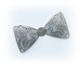 1 - Filigree BOW Antique Silver Ox Brass  Jewelry Findings - Ornament (CA)