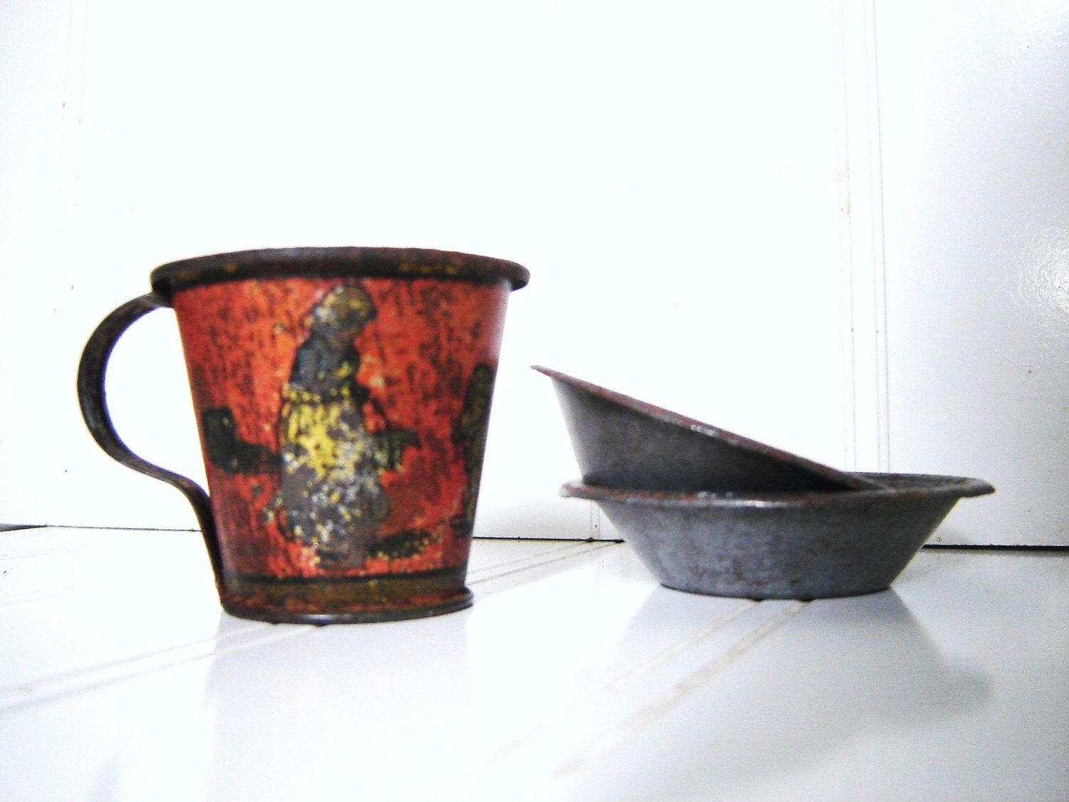 Vintage Children's Tin Dishes