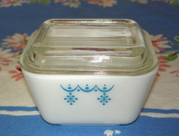 Vintage Pyrex Snowflake