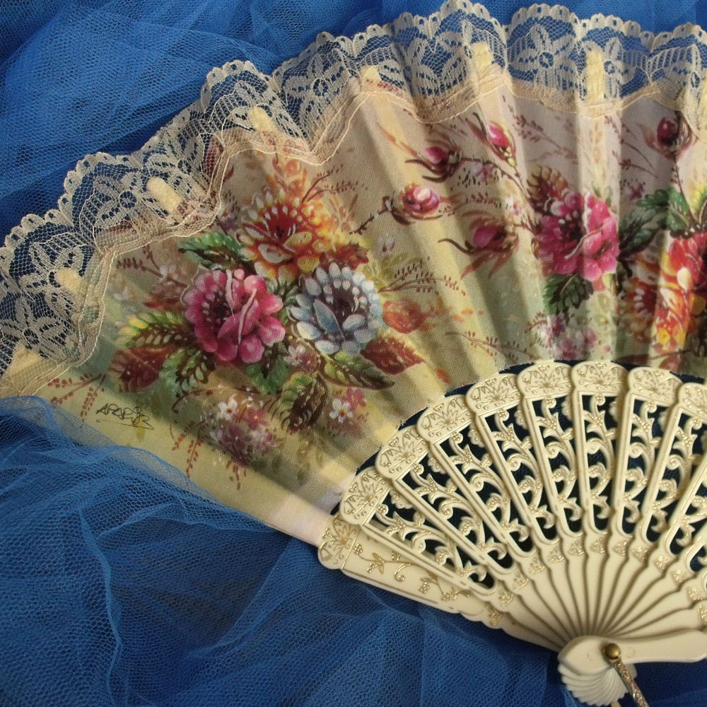 Vintage Ivory LACE Flowers ladies fan by HelenaAleixoGlamour