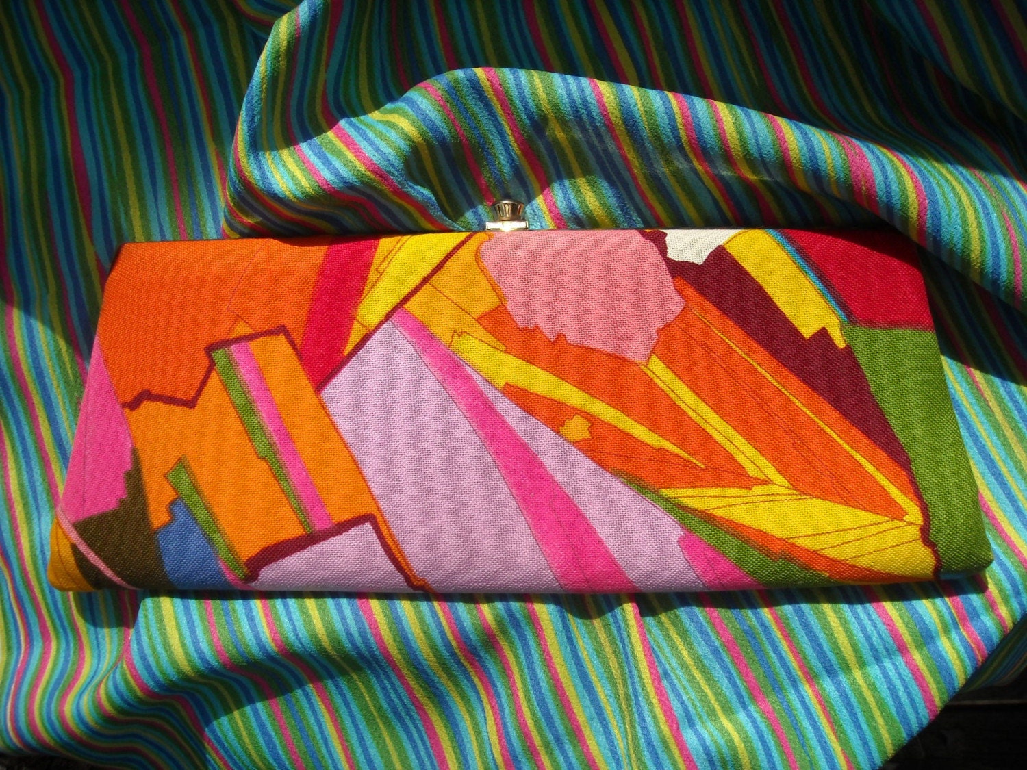 MOD Brite Purse CLUTCH PURSE CLASP PURSE in the style of Pucci BRIGHT n cute