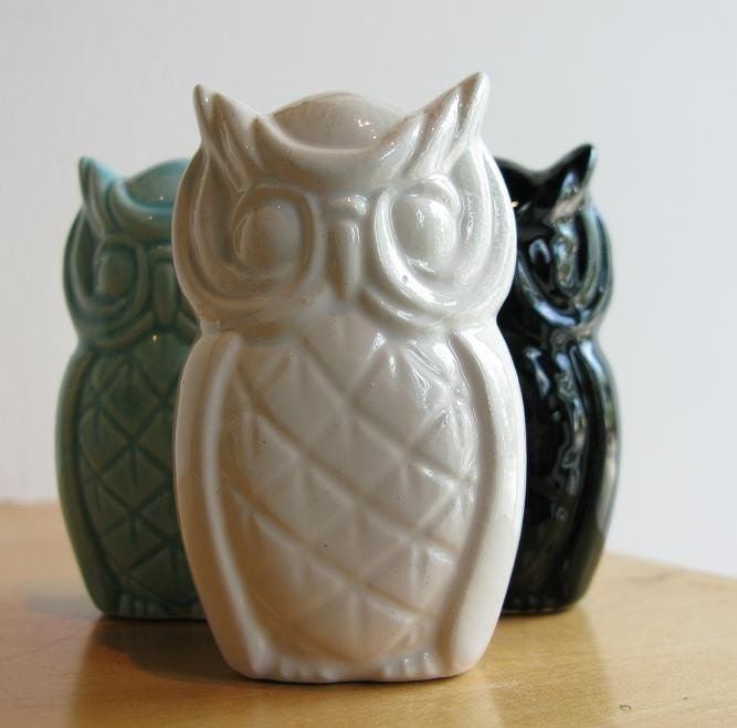 Retro owl in white