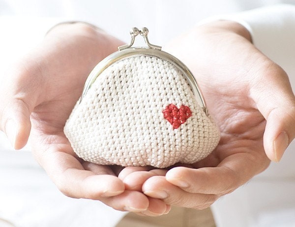 Crochet coin purse, Love My Heart in white
