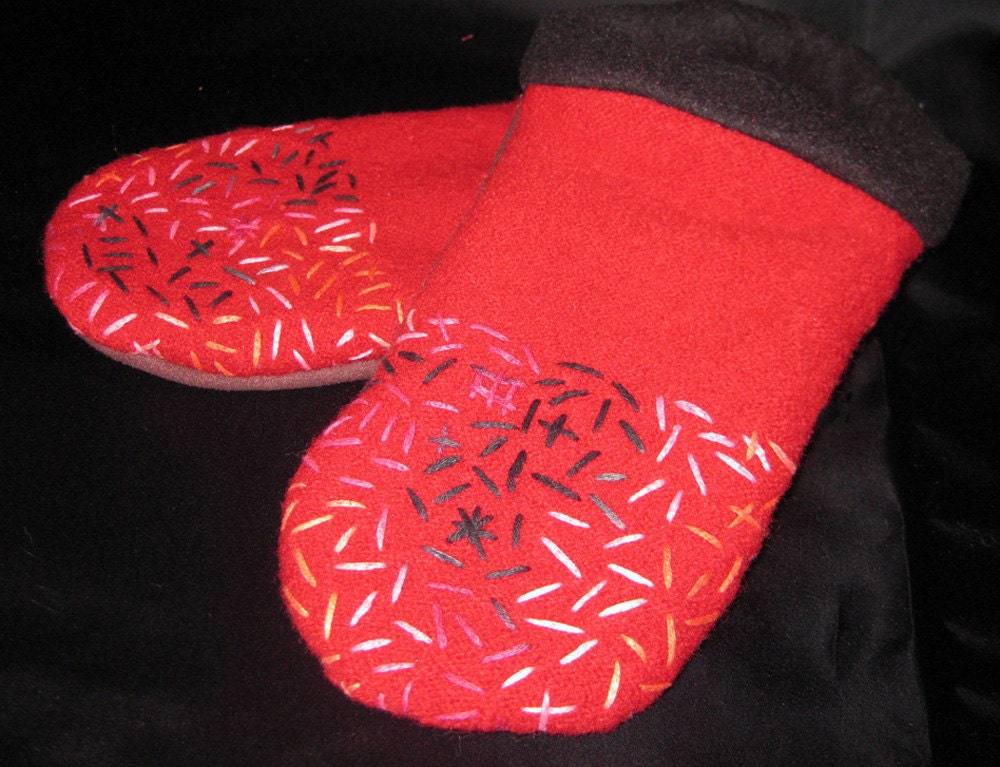 Red Embroidered Fleece Lined Sweater Slippers - W 9.5/10