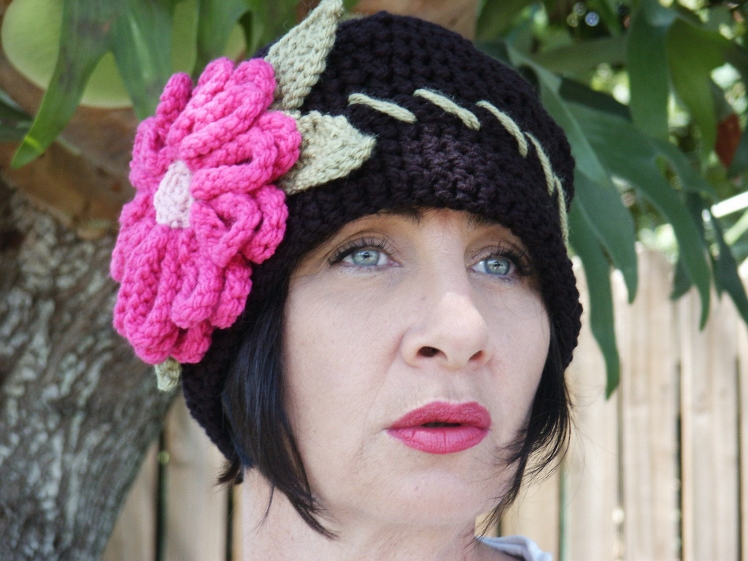 The Marcie hat with pink flower