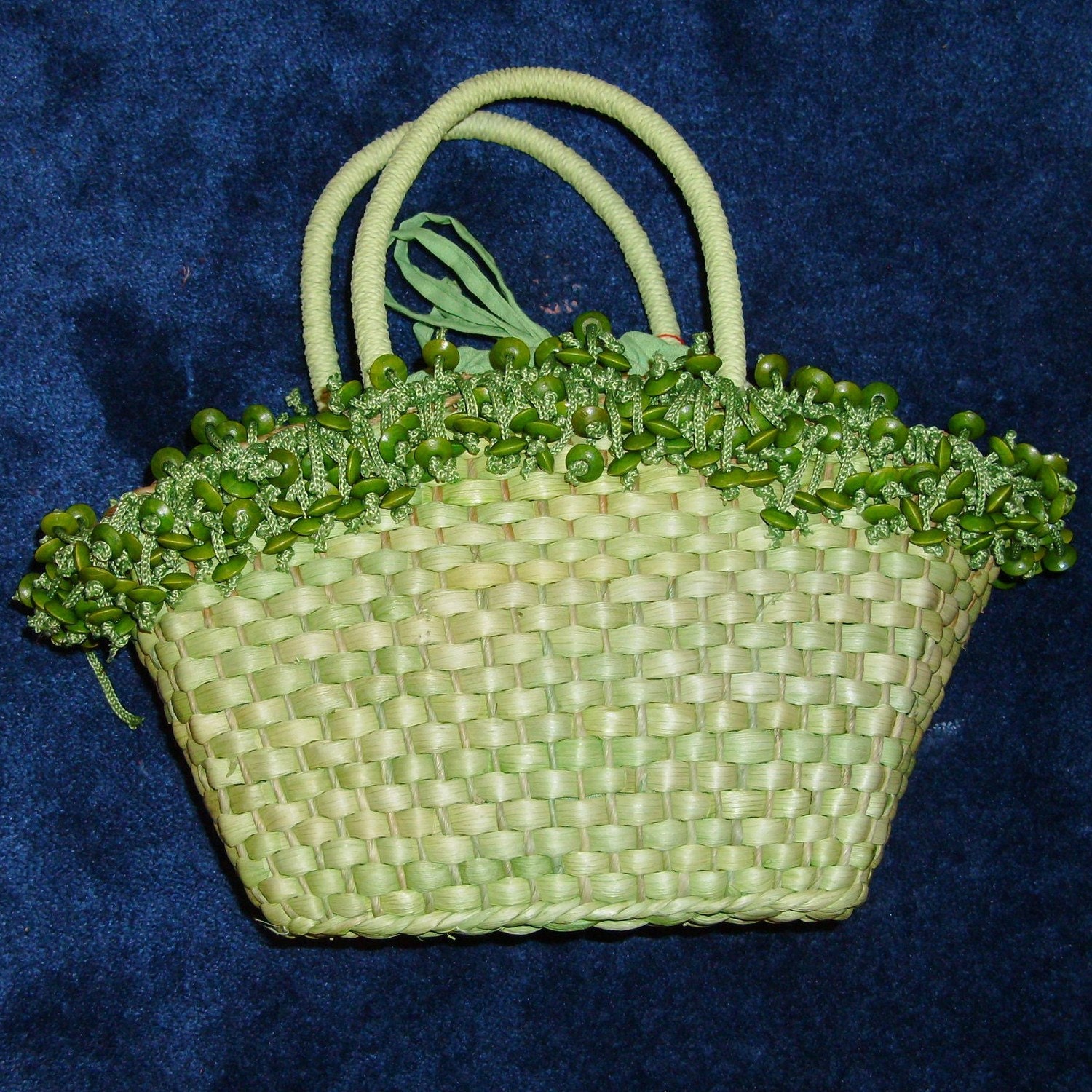 Green Vintage Handbag, Woven Raffia Straw,  Purse, Beaded Trim and lining, Beach Baby