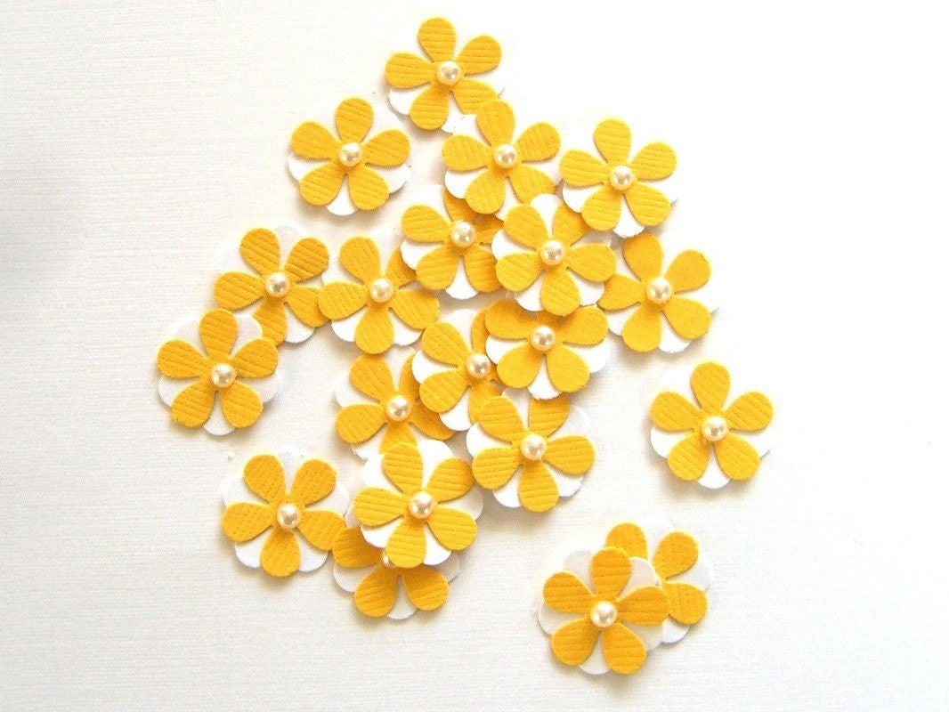 Teeny Tiny Yellow and White Flowers - Set of 20 - Wedding Confetti