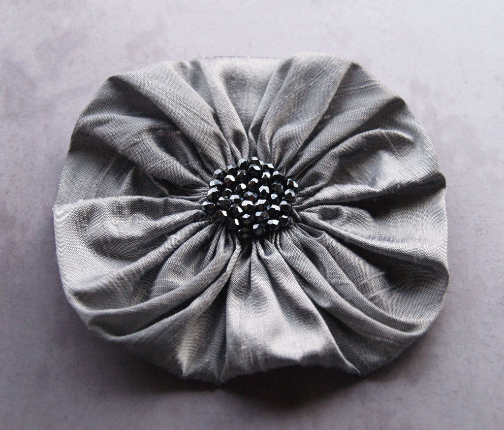Large silk flower brooch - Carrie Bradshaw style