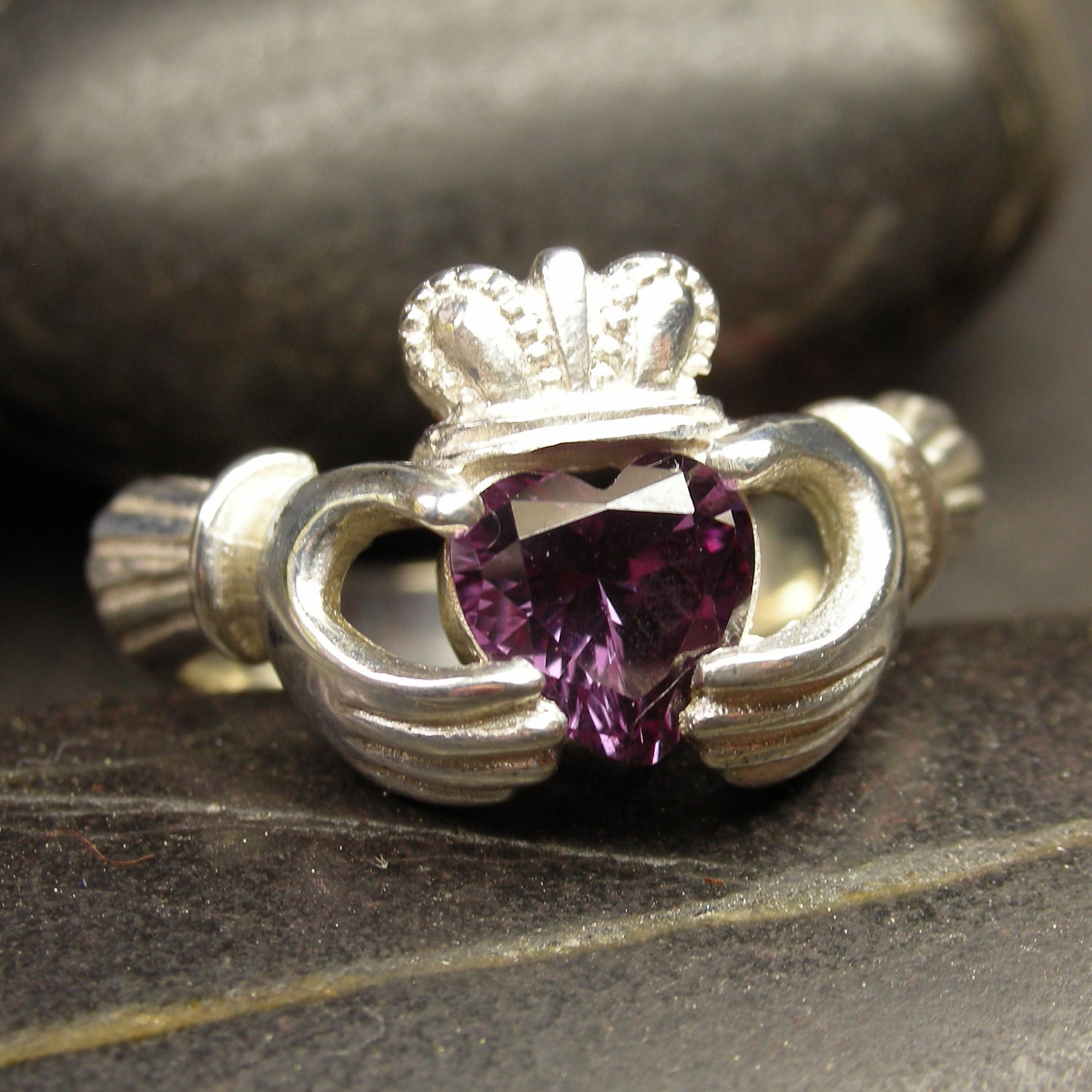 Alexandrite claddagh ring in sterling silver - Size 7