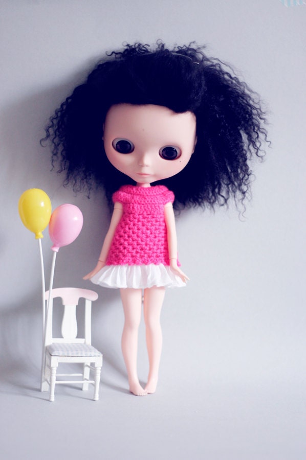 Pink Crochet dress with white ruffles for Blythe dolls