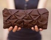Piccola Ninfea pouch in chocolate