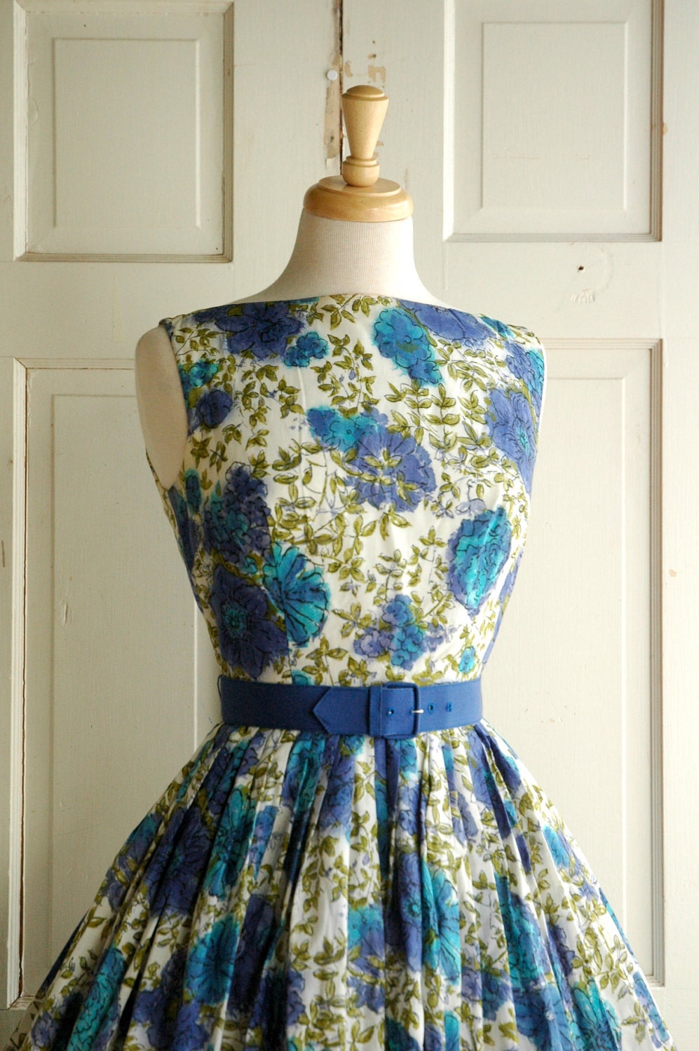 1950s Spring Dress / Vintage Cotton Floral Print Dress