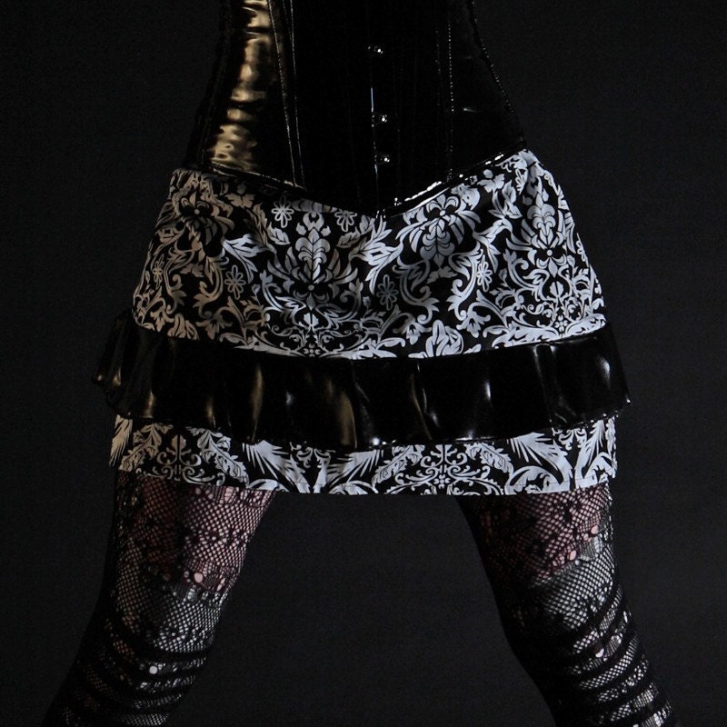 MASQ Black and white skirt with pvc details M / L