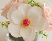 CLAYCRAFT by DECO - Peach English Roses and Magnolia Blossoms in  Square Glass Vase