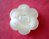 6 Vintage buttons, flower plastic 32mm white for button jewelry, wedding, crafts