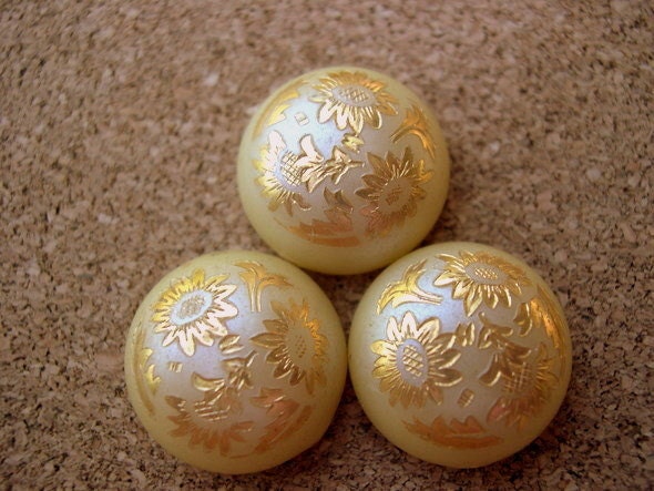 6 Vintage cabochon yellow with gold color flowers ornament 17mmX8mm height, lucite plastic