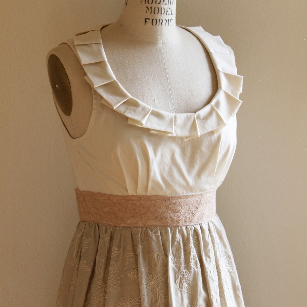 Flowers and Cream Pleated Collar Dress