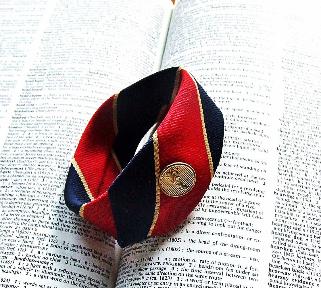 Necktie Wristcuff in scarlet red and navy with clown stripes and vintage metal button
