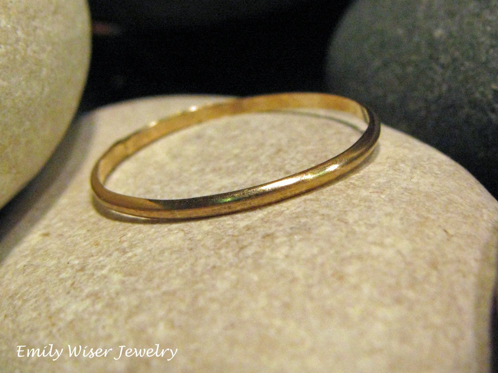 Gold Wedding Band. 14K Gold Wedding Ring. 1mm