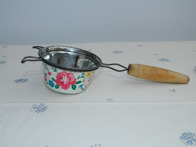 Vintage Ekco Strainer-Flowers-