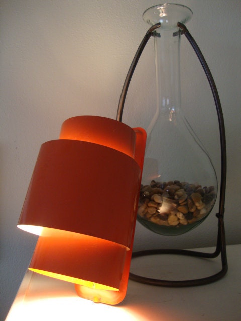 retro metal venetian blind style wall lamp.....awesome red color