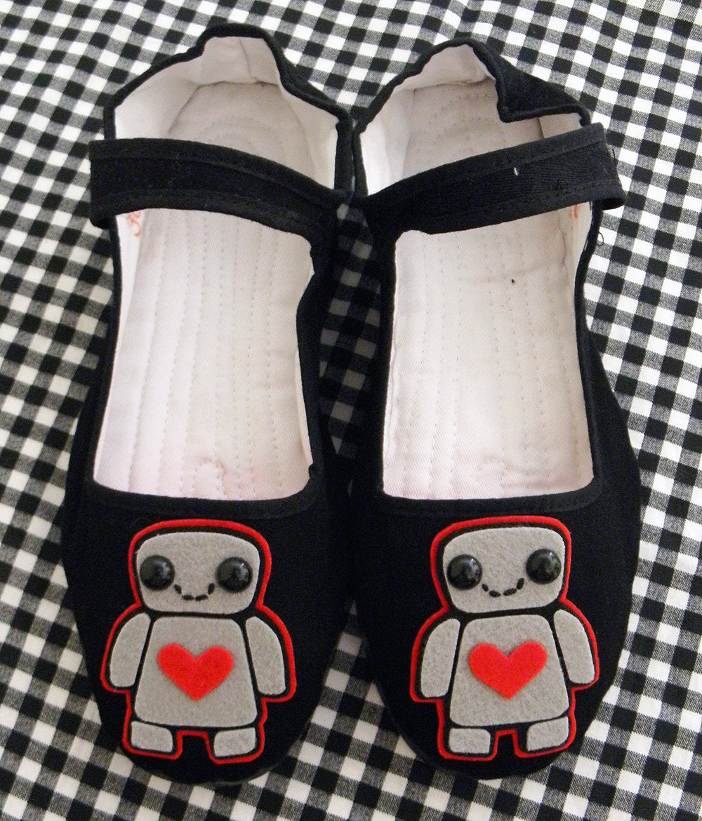 Love-Bot Robot Mary Jane Shoes - size 8