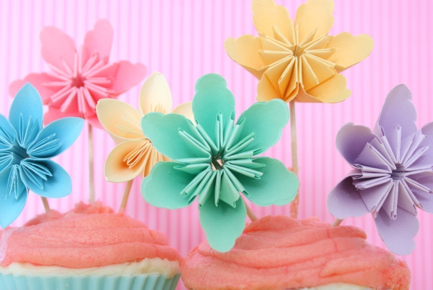12 Flower Cupcake Toppers ' Spring Celebration '