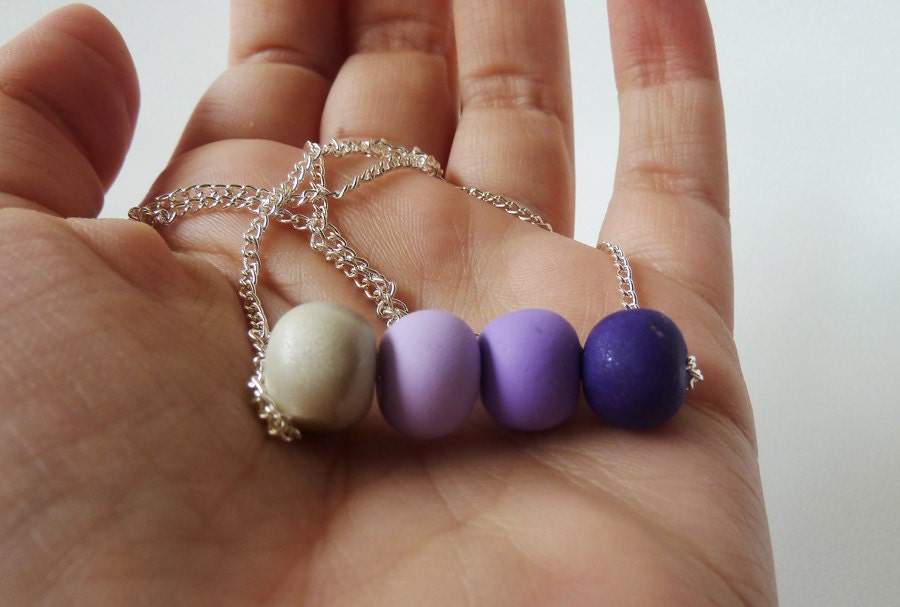 HALF OFF color gradient necklace in purples
