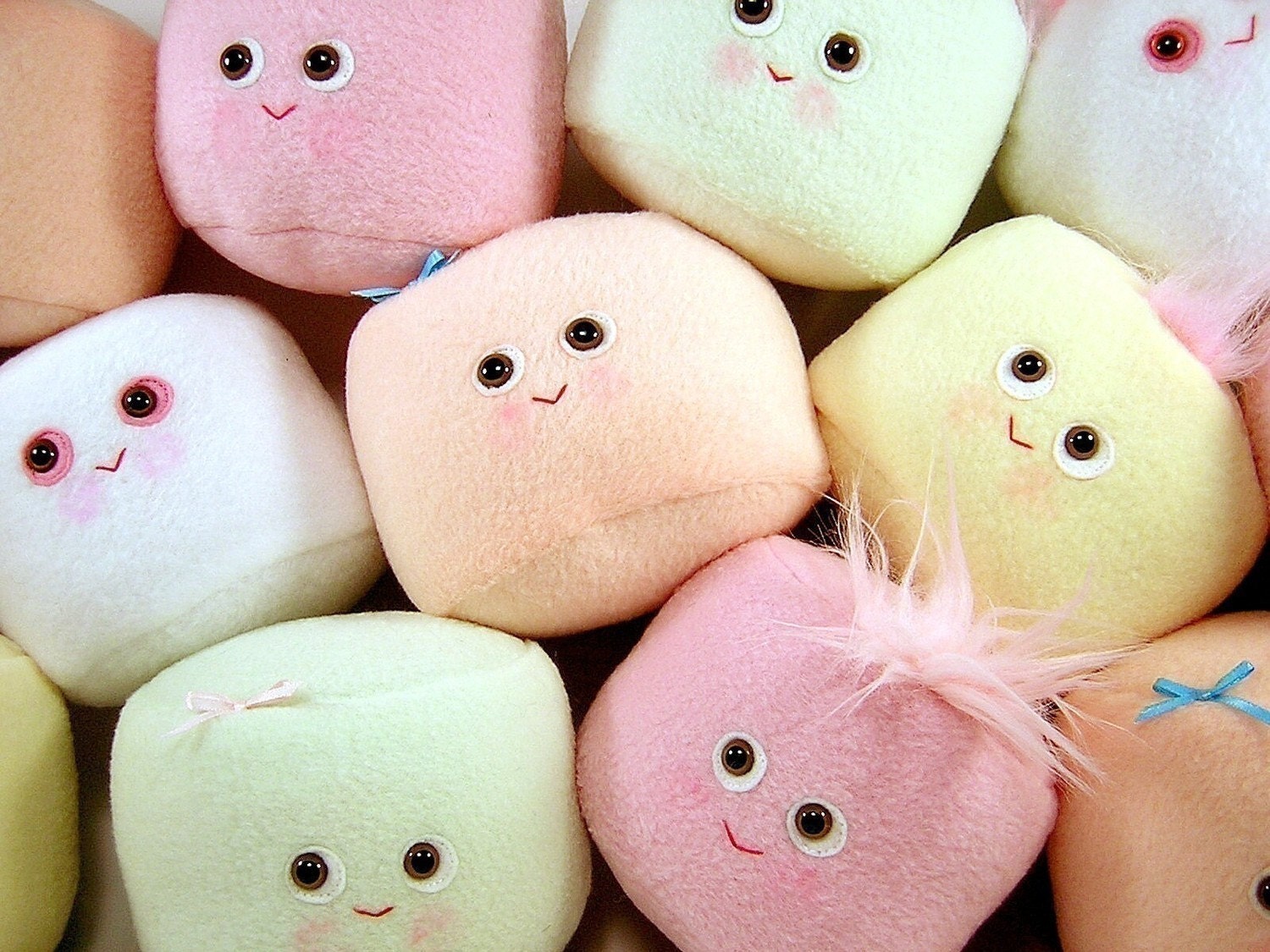 Mini Marshmallow...choose your colour