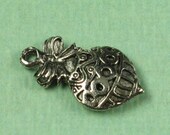 6 Antique Silver Christmas Ornament Charm Jewelry Findings 262