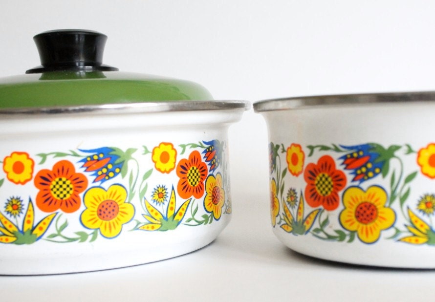 7 Piece Vintage Enamel Set.  Flower Pots and Pans.