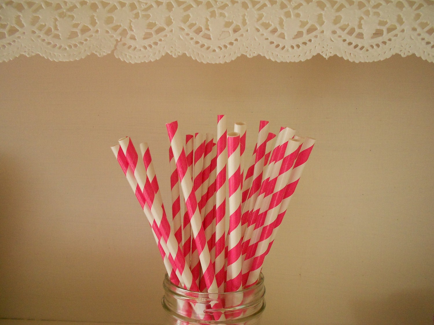 Hot pink and white stripe paper straws 25 party straws