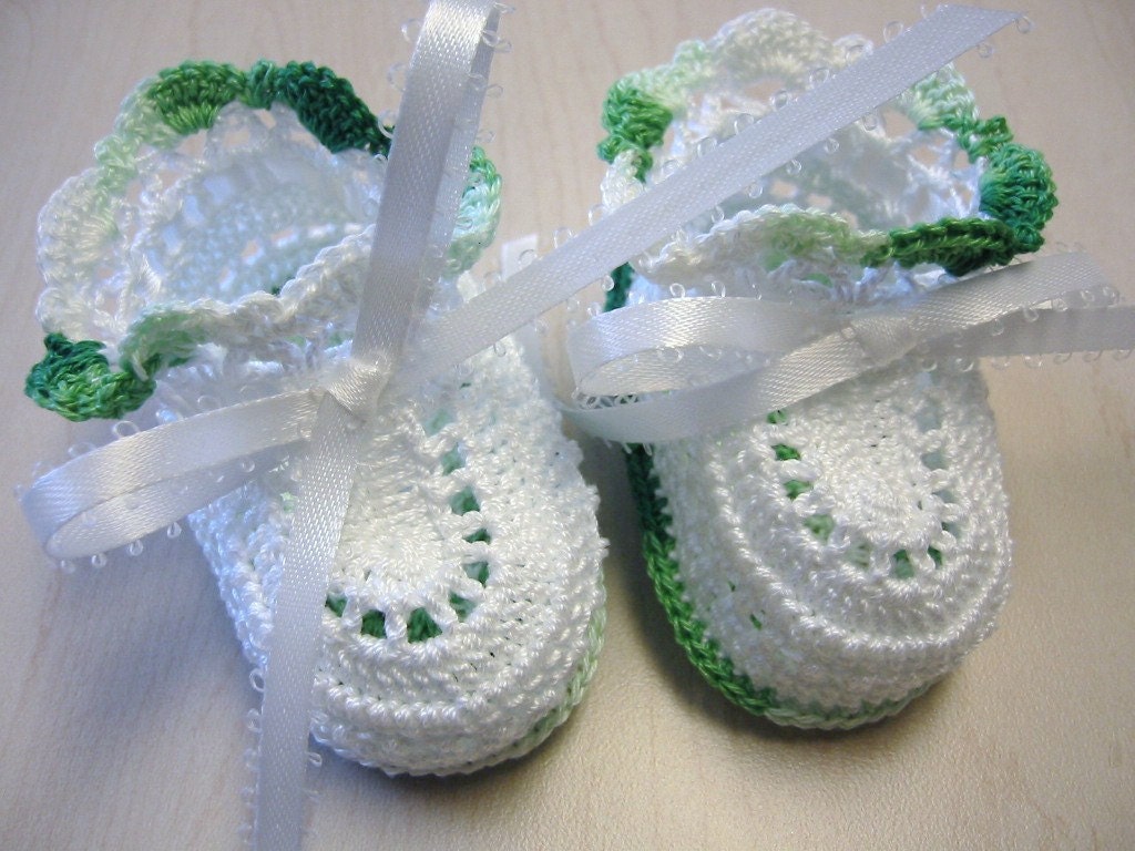 Crochet Booties Newborn Baby GIRL or BOY White and Green 0 to 3 months