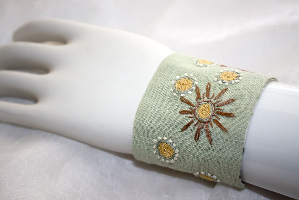 Hand Embroidery Textile Fabric Cuff Bracelet Mint Daisies Embroidery Linen Cuff Etsy
