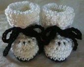 Crochet Booties for Newborn to 3 month Baby in Black and White