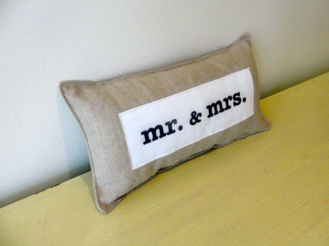 MR. & MRS. pillow. couple. wedding. linen pillow decoration.